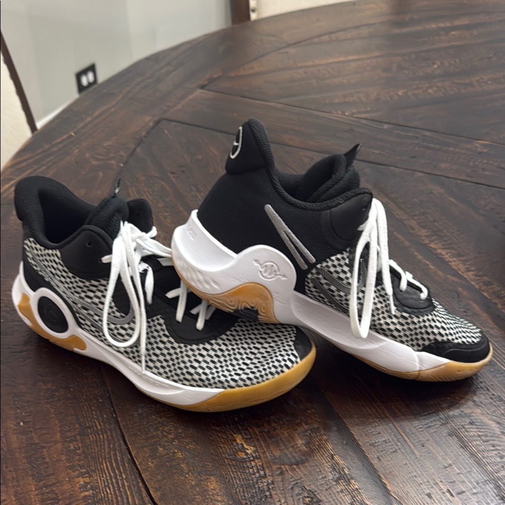 Nike KD Trey Black and White Basketball Athletic Shoes with Sock-Like Collar